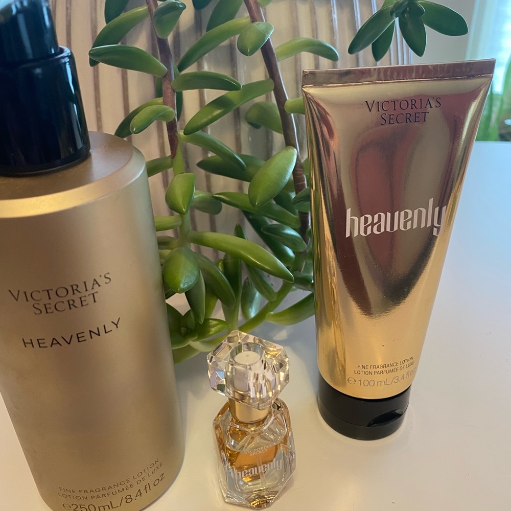 Victoria's Secret Mini Eau de Parfum in Clear Crystal with two lotions